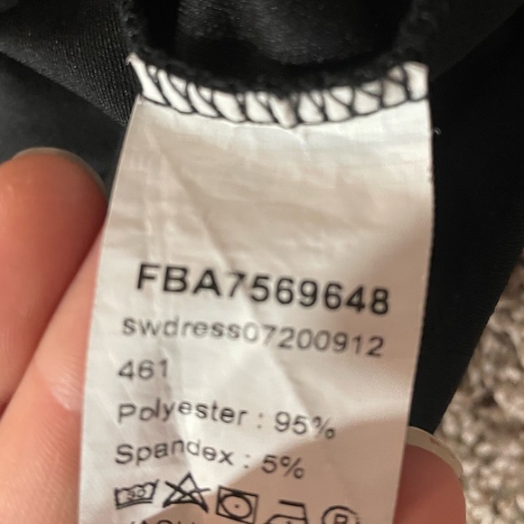 Dress - Picture 8 of 8